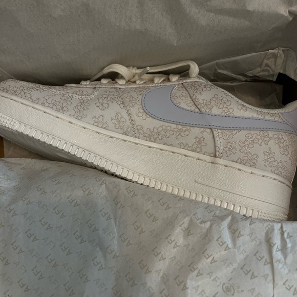 NIB Nike Air Force 1’s - Picture 3 of 5